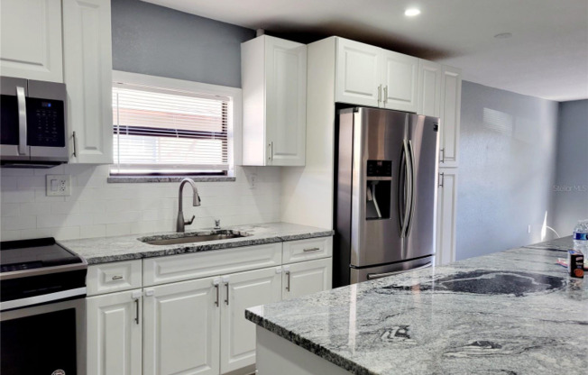 8114 N EDISON