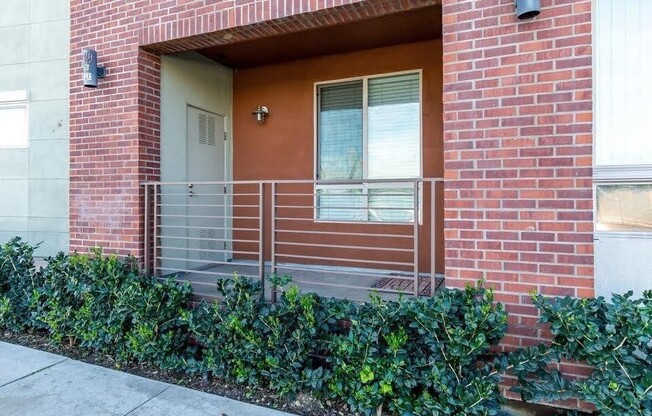 1 bed, 1 bath, 735 sqft, $2,400, Unit 120