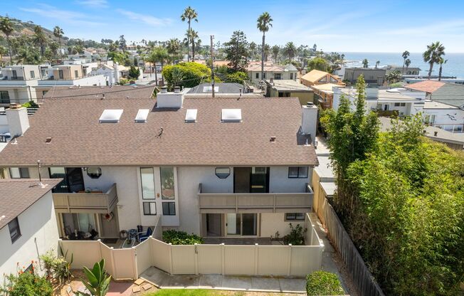 STUNNING 3BR Townhome with Garage, 1 BLOCK from the Ocean!