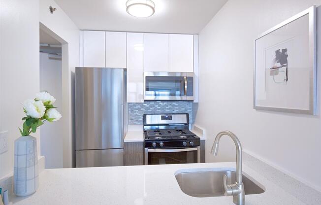 Studio, 1 bath, 556 sqft, $3,695, Unit 1705