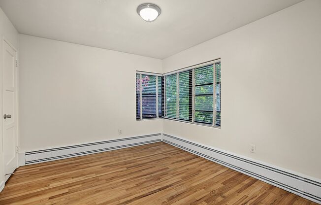 2 beds, 1 bath, 792 sqft, $1,895, Unit A212
