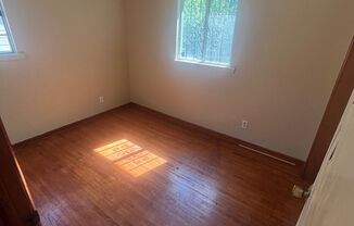 3 beds, 1 bath, $1,300