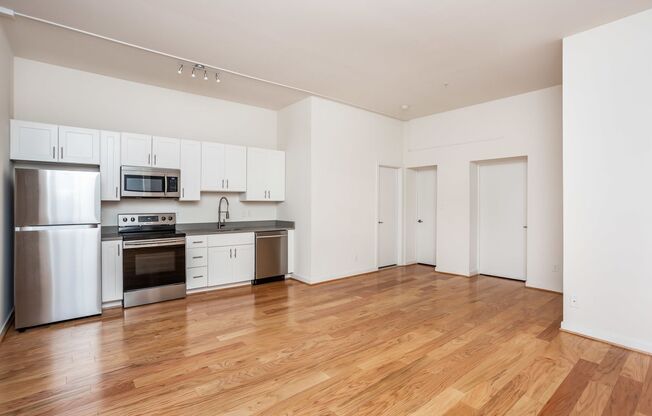 For Rent: Downtown Elegance at 605 Park Ave– Your Urban Haven Awaits!