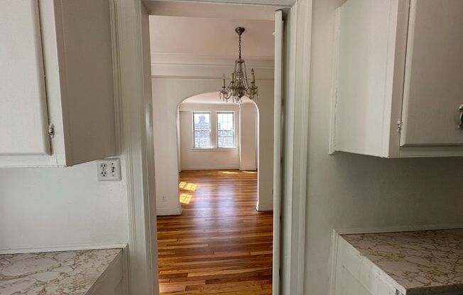 2 beds, 2 baths, 1,303 sqft, $2,165, Unit New King Edward  502