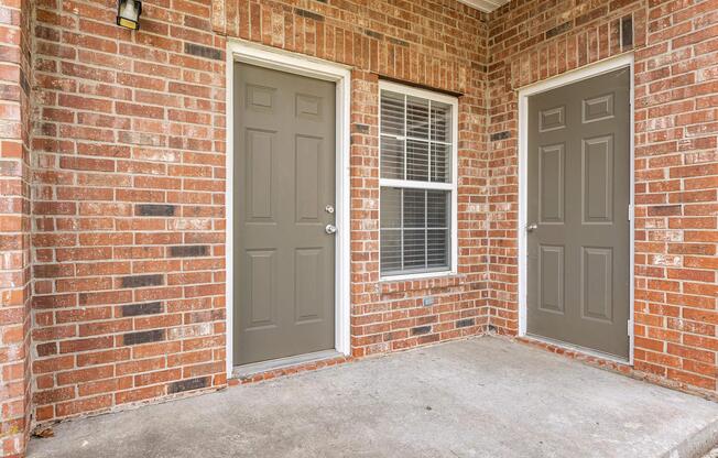 1 bed, 1.5 baths, 925 sqft, $1,405