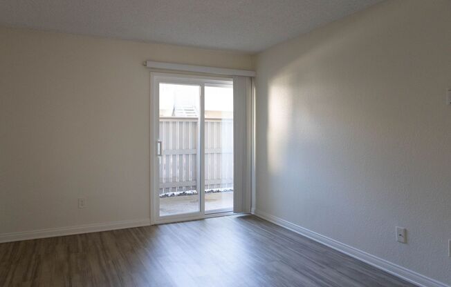 1 bed, 1 bath, 700 sqft, $2,495, Unit 10