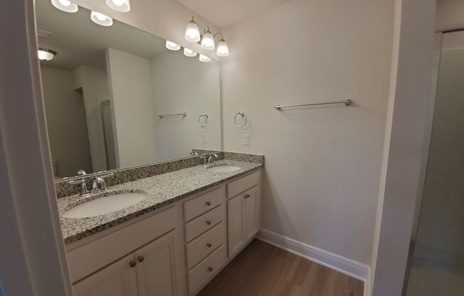 3 beds, 2.5 baths, 1,542 sqft, $1,900, Unit Hathaway Townhomes