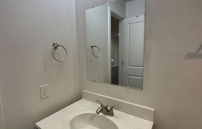 Studio, 1 bath, 475 sqft, $1,125, Unit 101