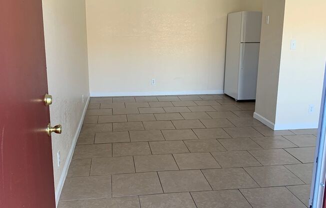 1 bed, 1 bath, 620 sqft, $1,350, Unit 3200 E