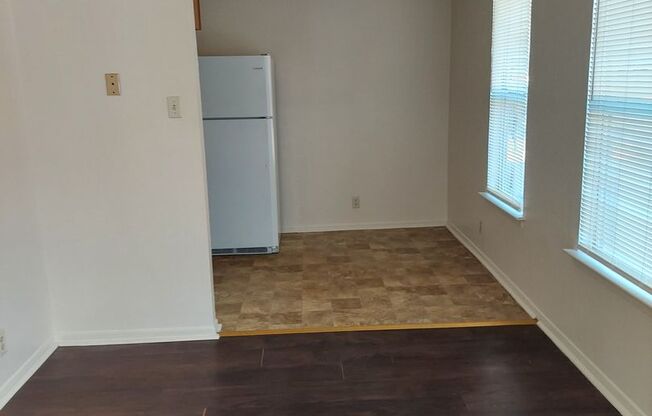 1 bed, 1 bath, 440 sqft, $600, Unit 2