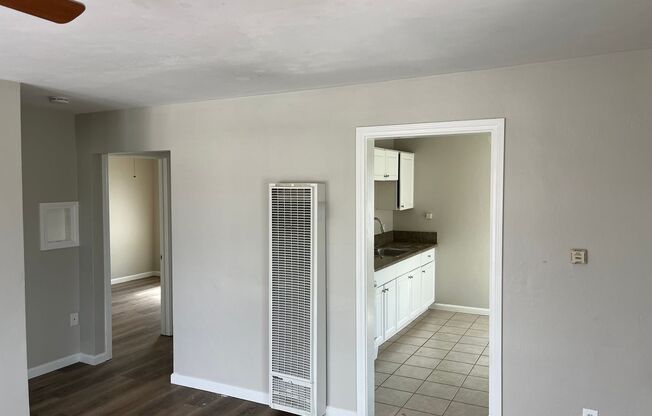 2 beds, 1 bath, $2,295, Unit 392