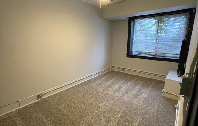 1 bed, 1 bath, 700 sqft, $1,125, Unit 346-02