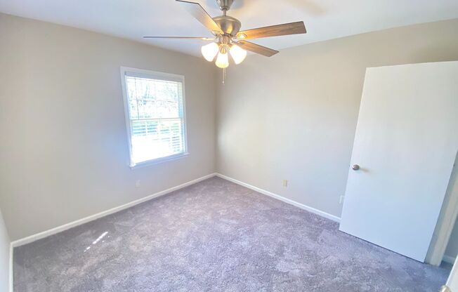 2 beds, 1.5 baths, 832 sqft, $1,050, Unit 809 Oakwood Villa