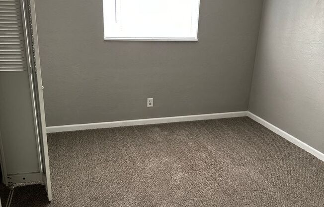 2 beds, 1 bath, 750 sqft, $945, Unit B05 1038 11