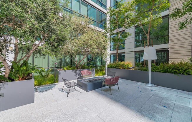 2 beds, 2 baths, 1,039 sqft, $3,700, Unit 1803