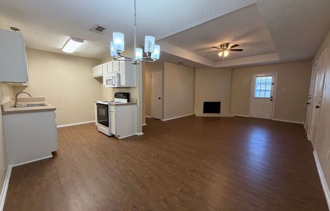 AVAILABLE NOW 3 BEDROOM 2 BATH DUPLEX IN NORTH RICHLAND HILLS