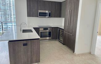 88 SW 7th St Apt 1112