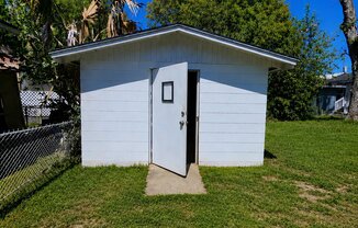 1963 COLLEGE CIR S