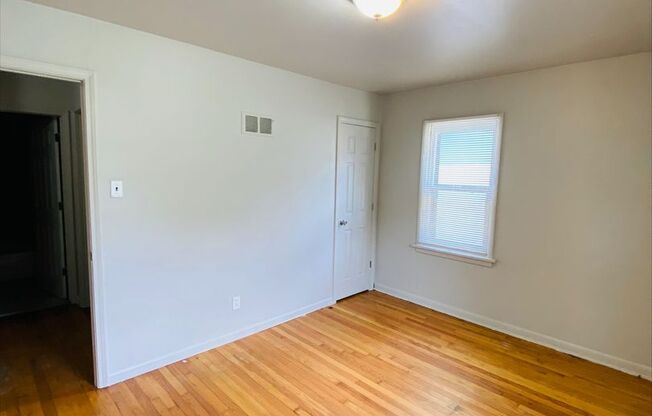 4 beds, 1 bath, $1,350