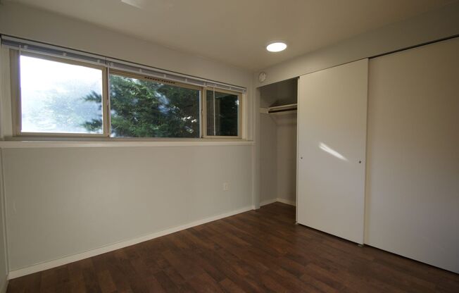 1 bed, 1 bath, 393 sqft, $1,195, Unit 208