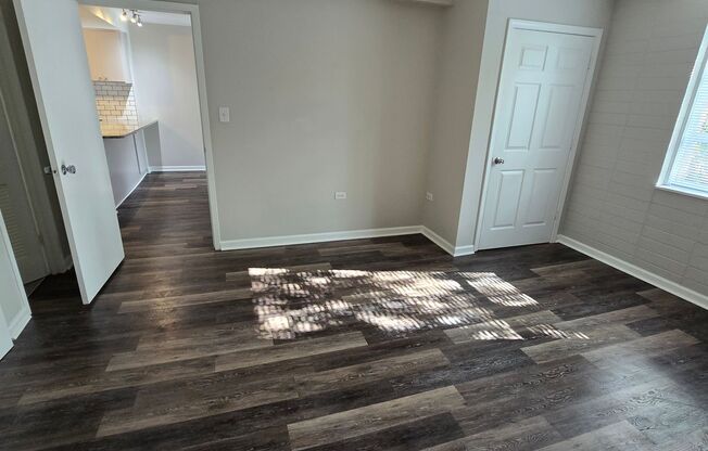 1 bed, 1 bath, 650 sqft, $1,300, Unit 203