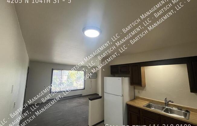 4205 N 104 ST