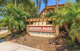 215 Woodland Parkway #103
