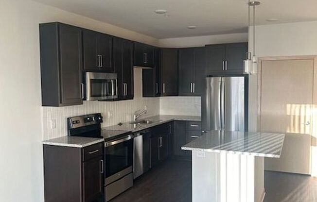 1 bed, 1 bath, 759 sqft, $1,615, Unit Unit 212