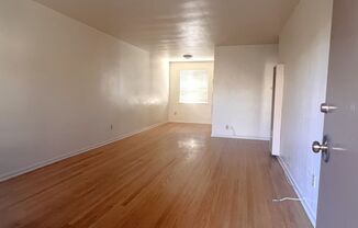 1 bed, 1 bath, $1,875, Unit C