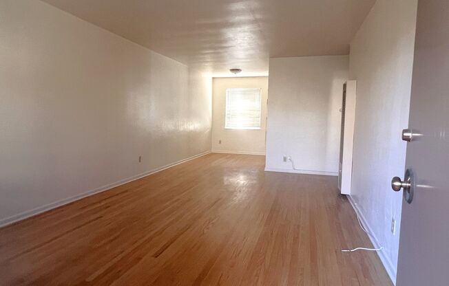 1 bed, 1 bath, $1,875, Unit C