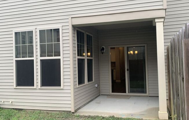 3 beds, 2.5 baths, $2,350