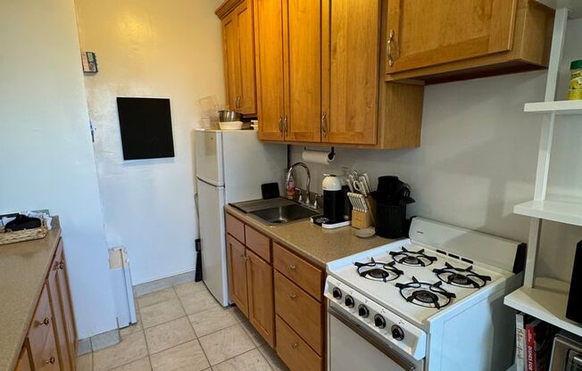 1 bed, 1 bath, $2,100, Unit 404