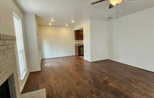 Centrally Located 2 bed / 1.5 bath in North Austin