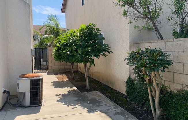 4 bed / 3 bath house in Anaheim near Brookhurst St. / Lincoln Ave. exit