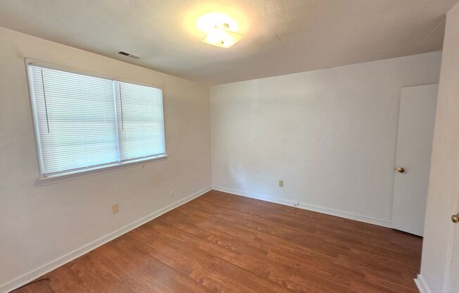 Chesapeake: 2 Bedroom 1 Bathroom Duplex