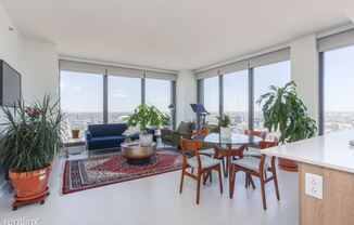 1035 W Van Buren 21111