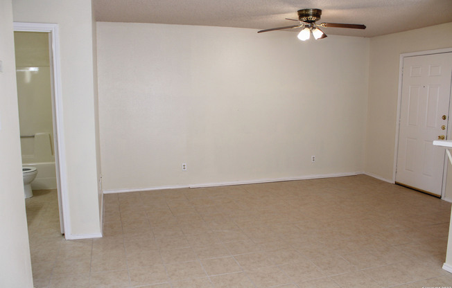 812 W OLMOS DR