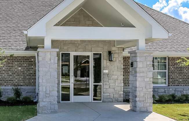 the preserve at ballantyne commons community entrance | apartment homes in georgetown, ky