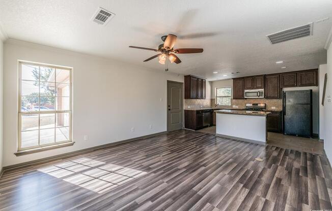 26131 WHITE EAGLE DR