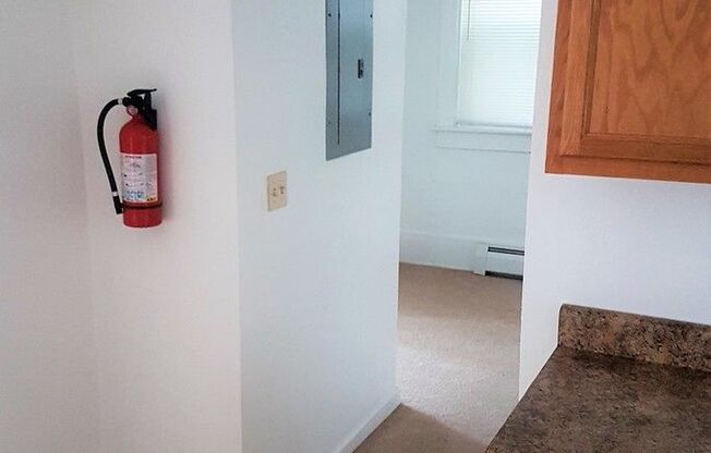 2 beds, 1 bath, $1,000, Unit 1 A