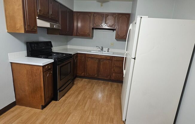 2 beds, 1 bath, $900, Unit 65