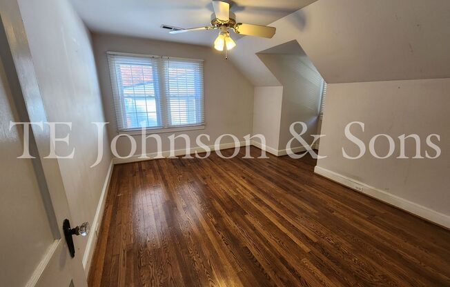 2 beds, 1 bath, $1,695, Unit 1612 B 1st St.