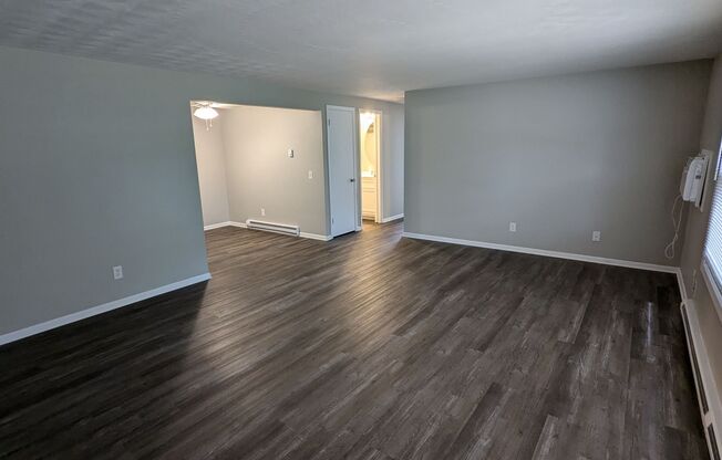 2 beds, 1 bath, 900 sqft, $950, Unit Unit 11