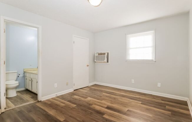 1 bed, 1 bath, 560 sqft, $665, Unit A06
