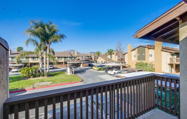 Beautiful 2 Story Townhouse with Prime Location!!