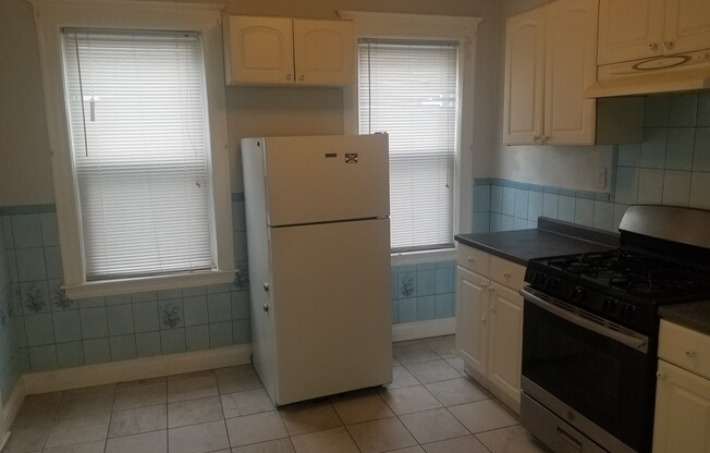 3 beds, 1 bath, 1,250 sqft, $2,900, Unit Unit 2