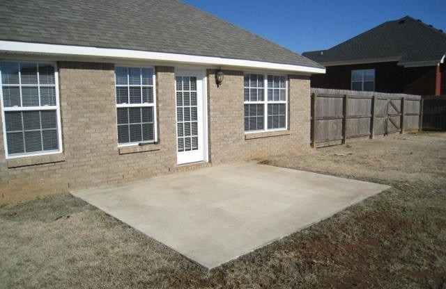 3 beds, 2 baths, $1,650