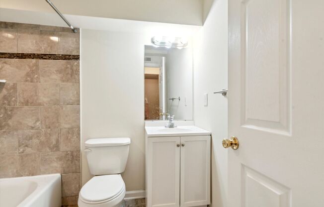 5 beds, 3 baths, 1,538 sqft, $1,900, Unit Unit 14
