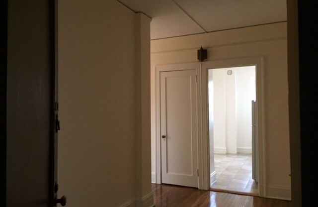 1 bed, 1 bath, 550 sqft, $1,600, Unit 814