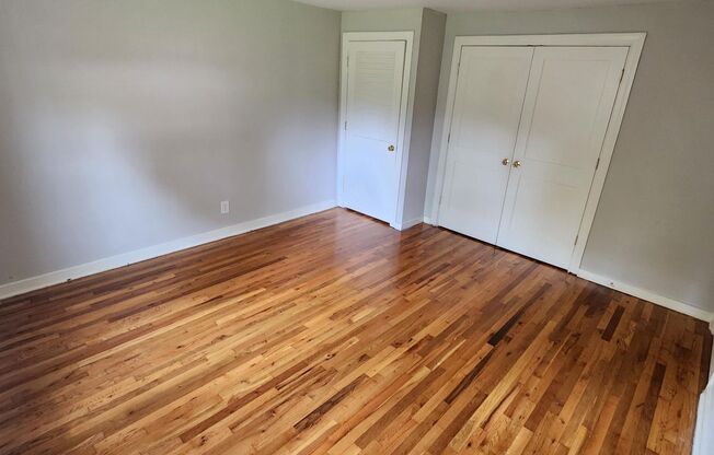 2 beds, 1 bath, 897 sqft, $1,995, Unit A-15